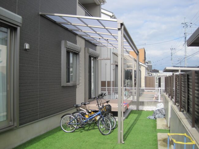 E&Rプロの施工事例(小城市のウッドデッキとテラス屋根)